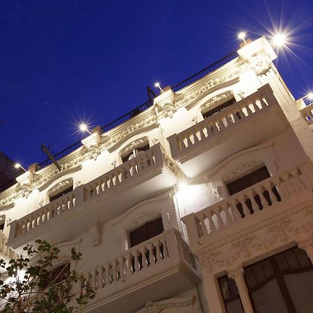 Click&Flat Seneca Suites Barcelona Buitenkant foto