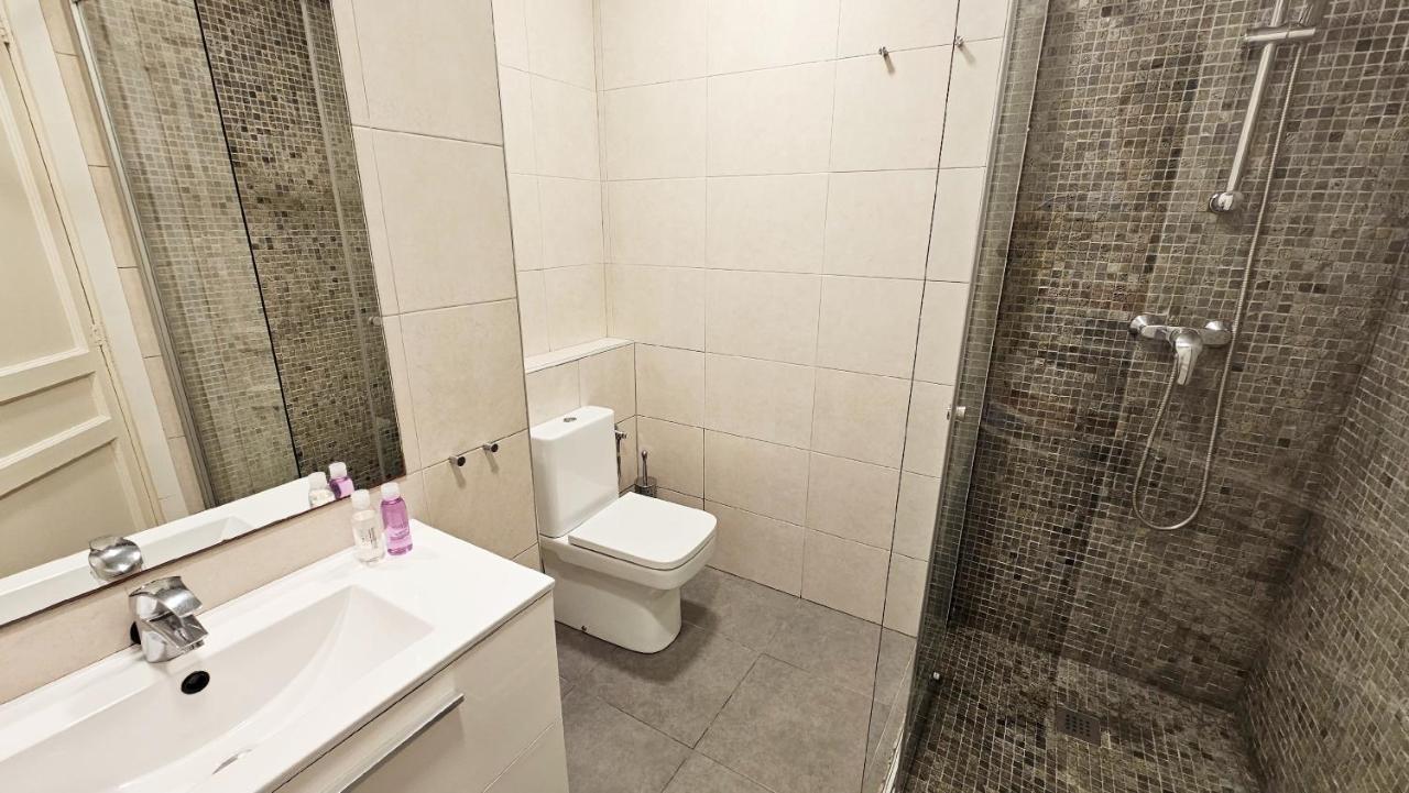 Click&Flat Seneca Suites Barcelona Buitenkant foto