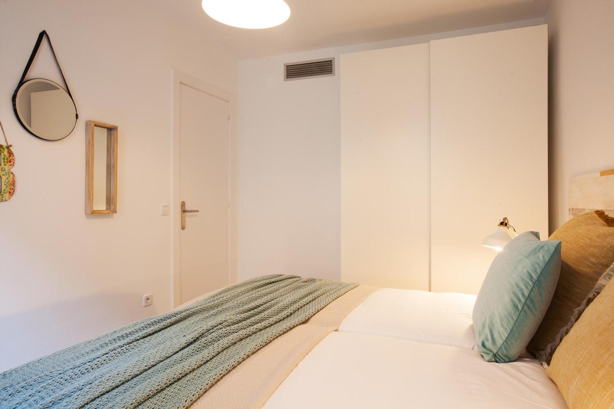 Click&Flat Seneca Suites Barcelona Buitenkant foto
