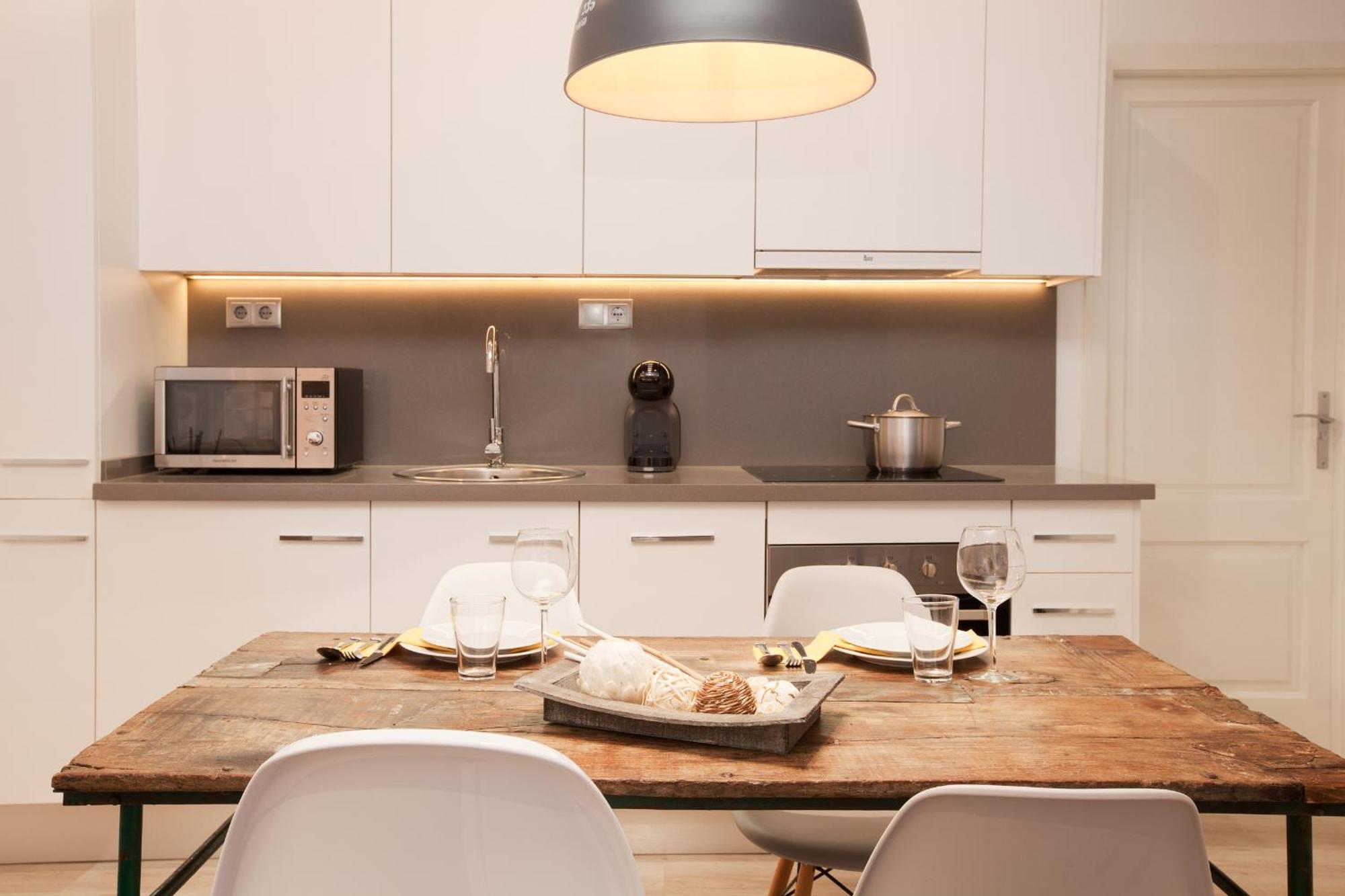Click&Flat Seneca Suites Barcelona Kamer foto