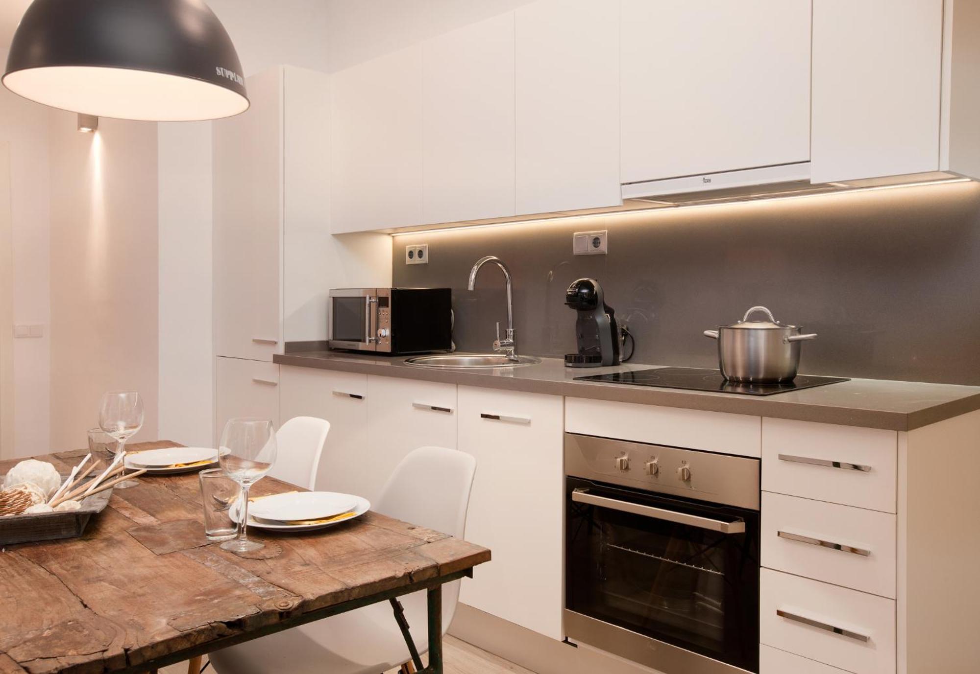 Click&Flat Seneca Suites Barcelona Kamer foto