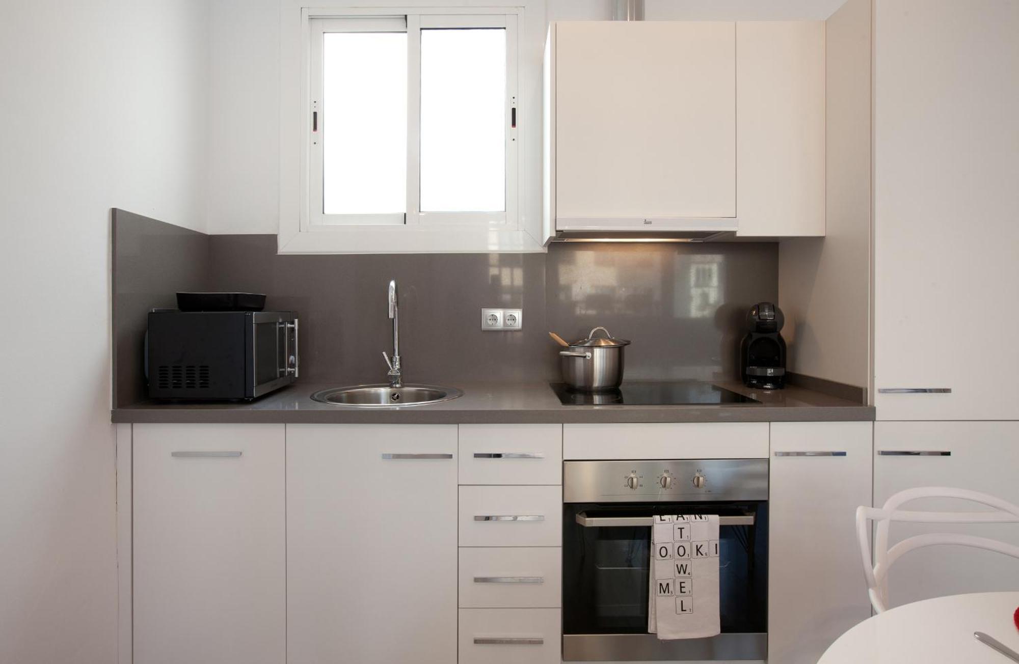 Click&Flat Seneca Suites Barcelona Kamer foto
