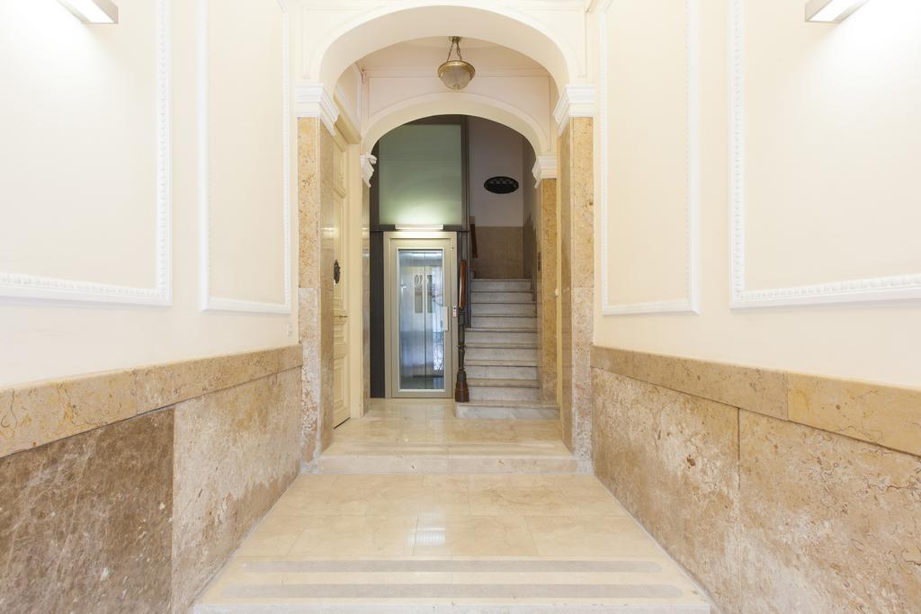 Click&Flat Seneca Suites Barcelona Buitenkant foto
