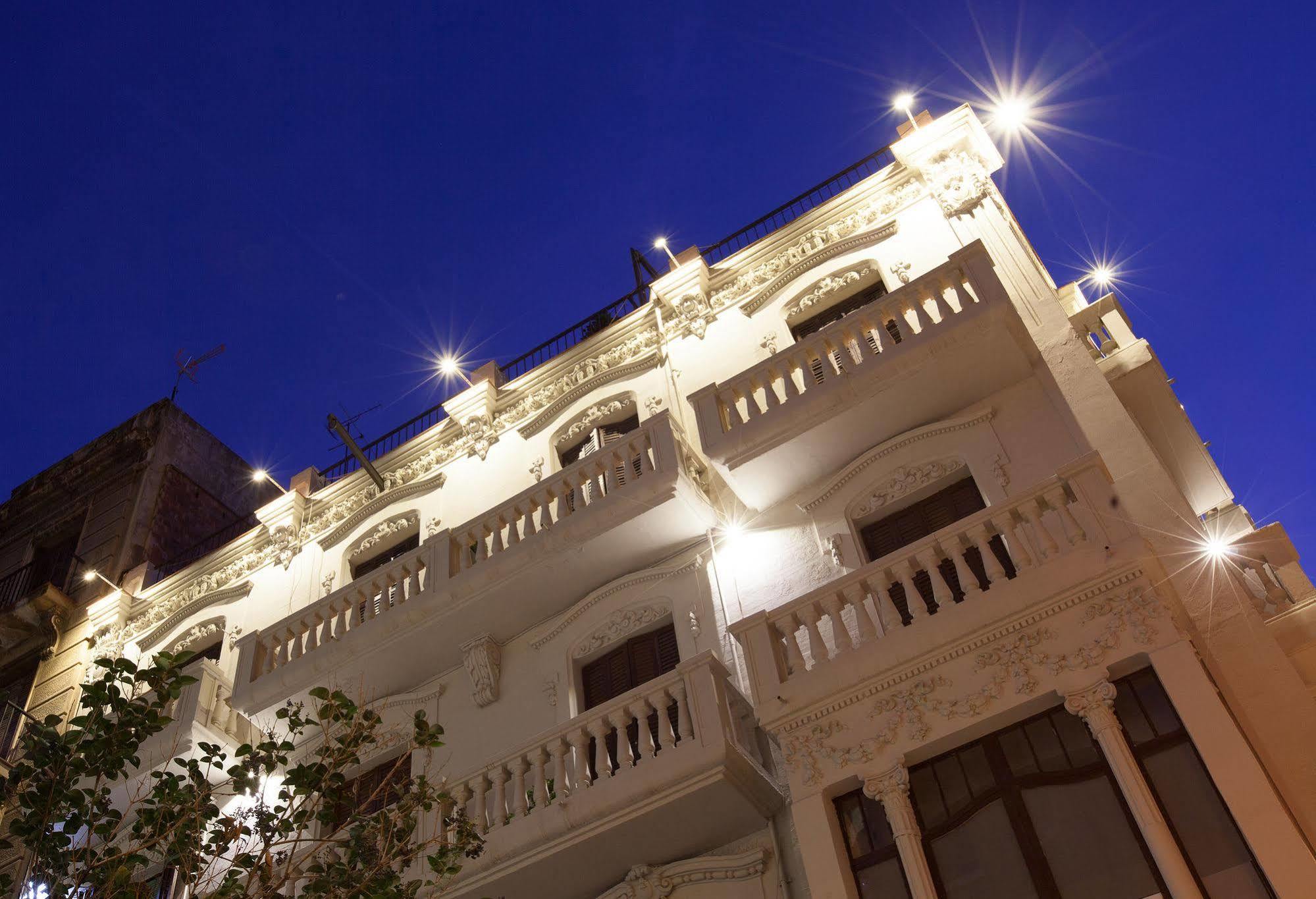 Click&Flat Seneca Suites Barcelona Buitenkant foto
