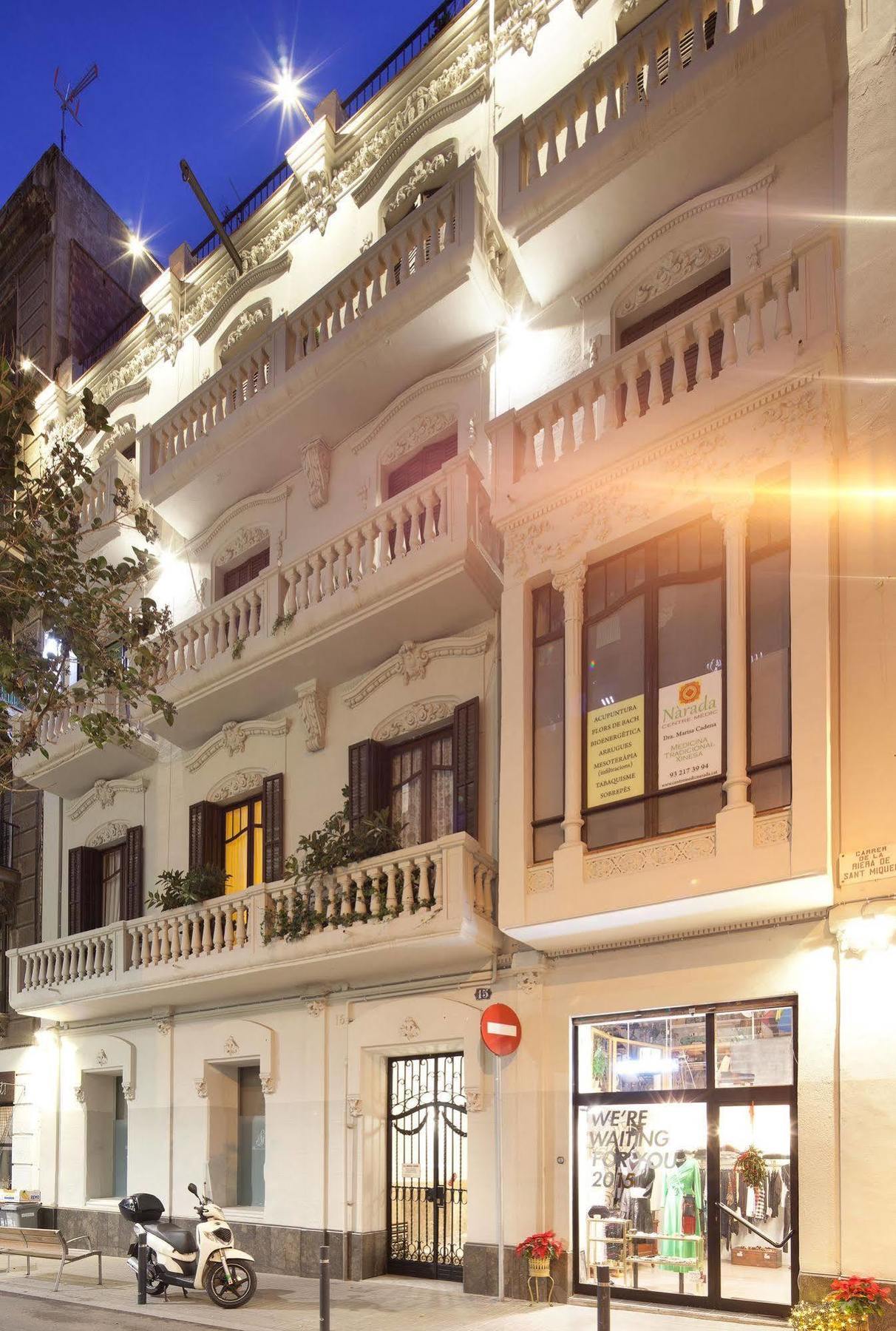 Click&Flat Seneca Suites Barcelona Buitenkant foto