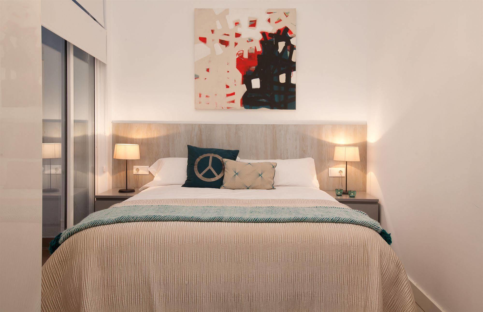 Click&Flat Seneca Suites Barcelona Buitenkant foto