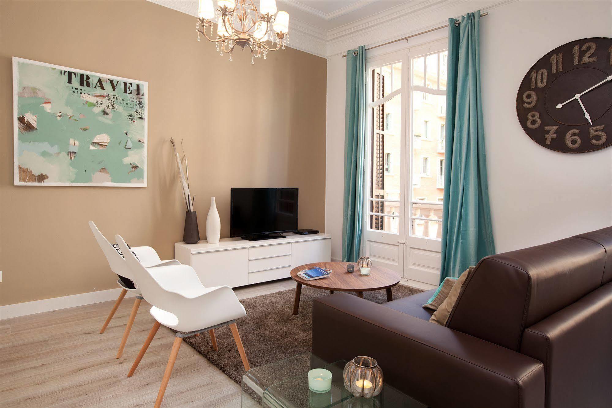 Click&Flat Seneca Suites Barcelona Buitenkant foto